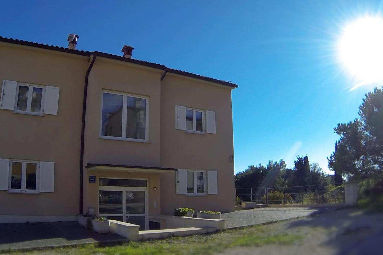Apartment Punta Premantura E With Garden エクステリア 写真