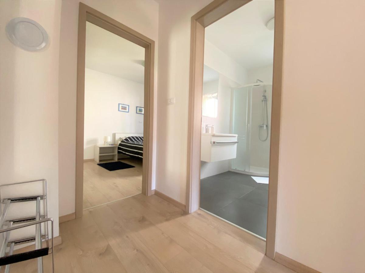 Apartment Punta Premantura E With Garden エクステリア 写真