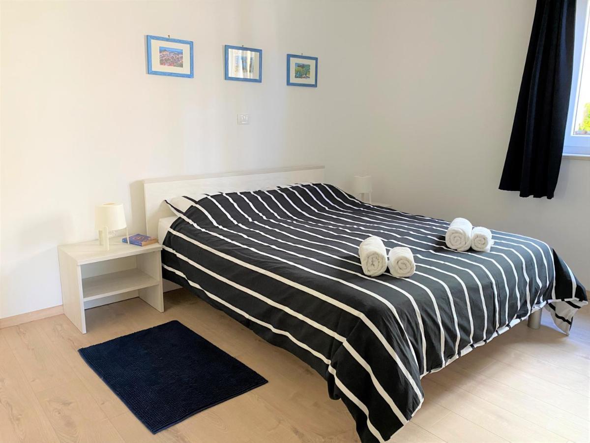 Apartment Punta Premantura E With Garden エクステリア 写真