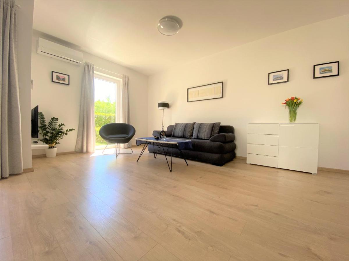 Apartment Punta Premantura E With Garden エクステリア 写真