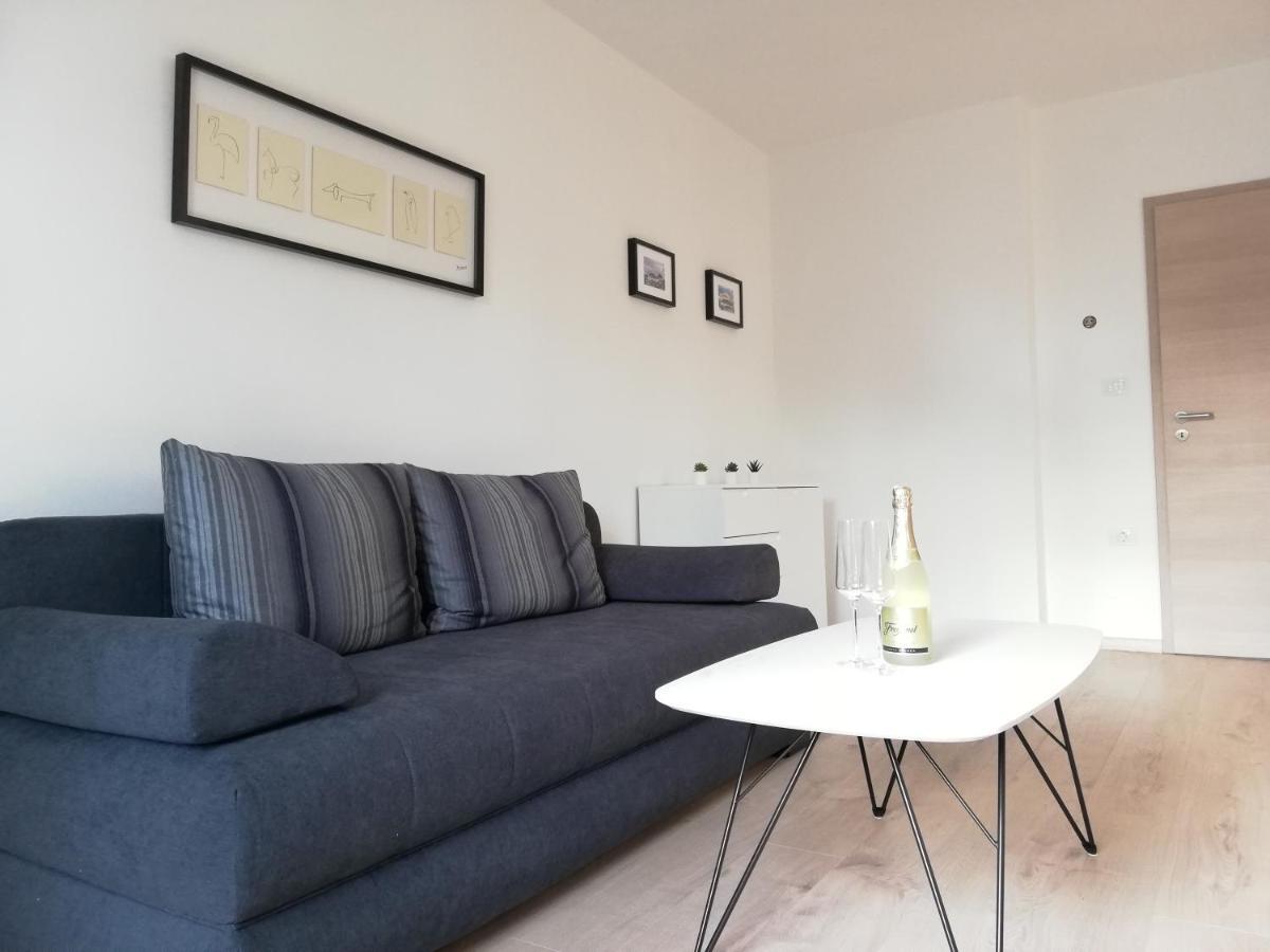 Apartment Punta Premantura E With Garden エクステリア 写真