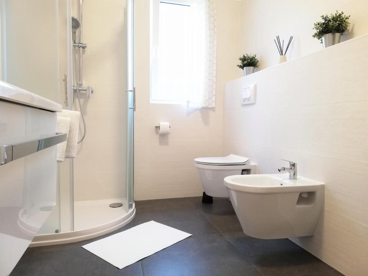 Apartment Punta Premantura E With Garden エクステリア 写真