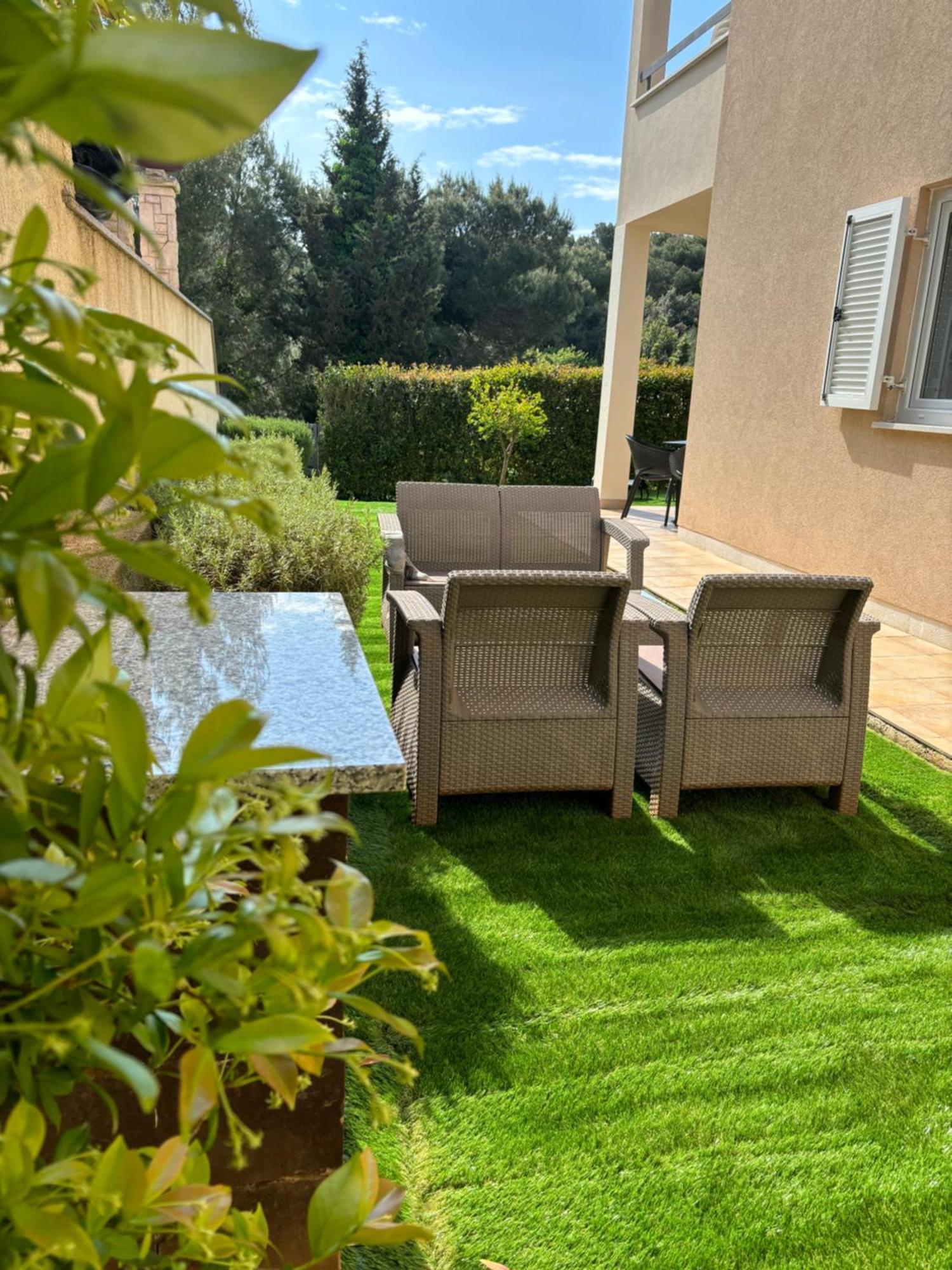Apartment Punta Premantura E With Garden エクステリア 写真