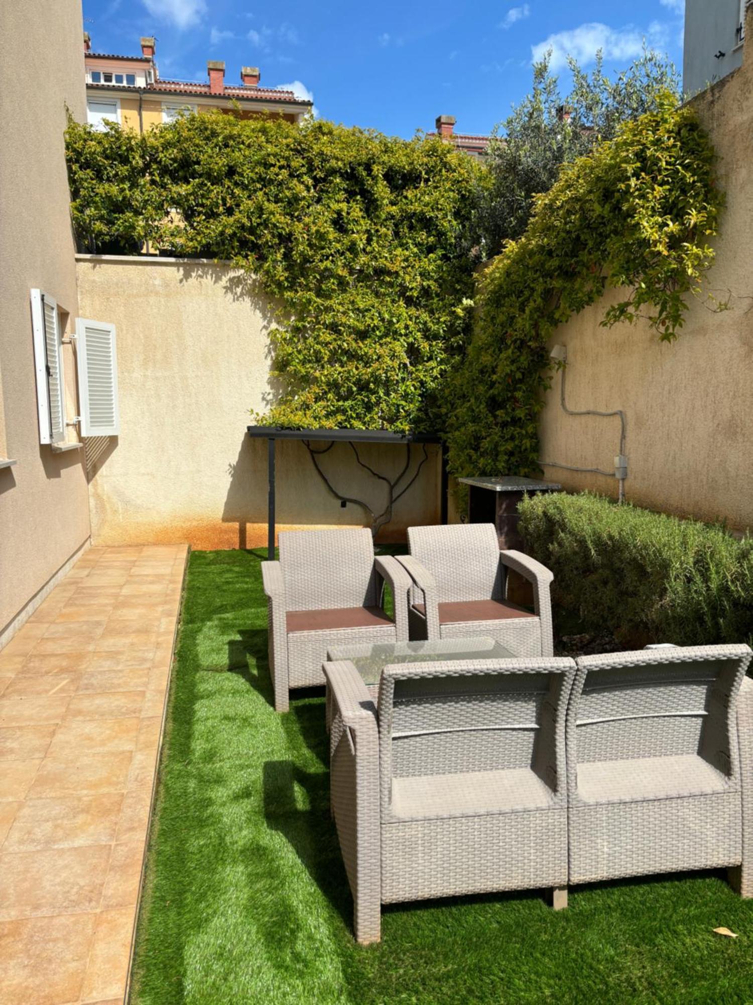 Apartment Punta Premantura E With Garden エクステリア 写真
